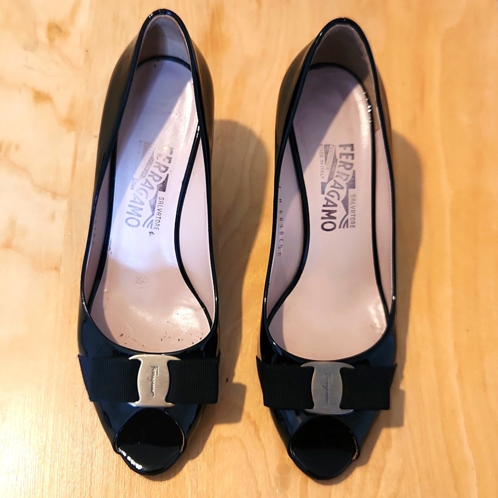 Salvatore Ferragamo heel open toe shoes